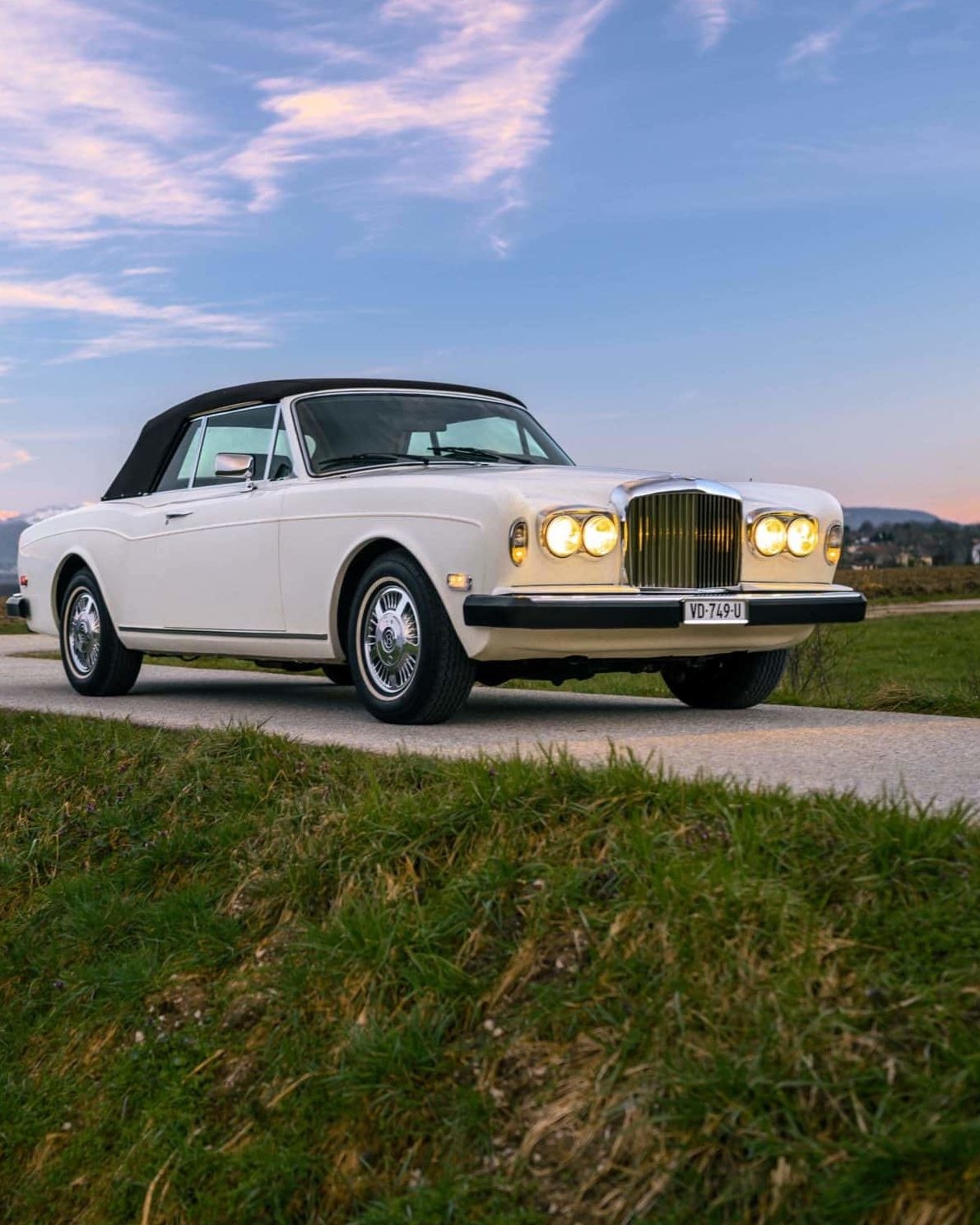 1984 Bentley Corniche SCAZD42AXECX08892 90 sur 141 scaled e1692097945561 uai