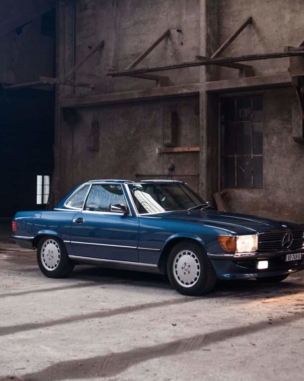 1987 Mercedes SL 560 WDBBA48D6HA056601 38 scaled e1692101416962 uai