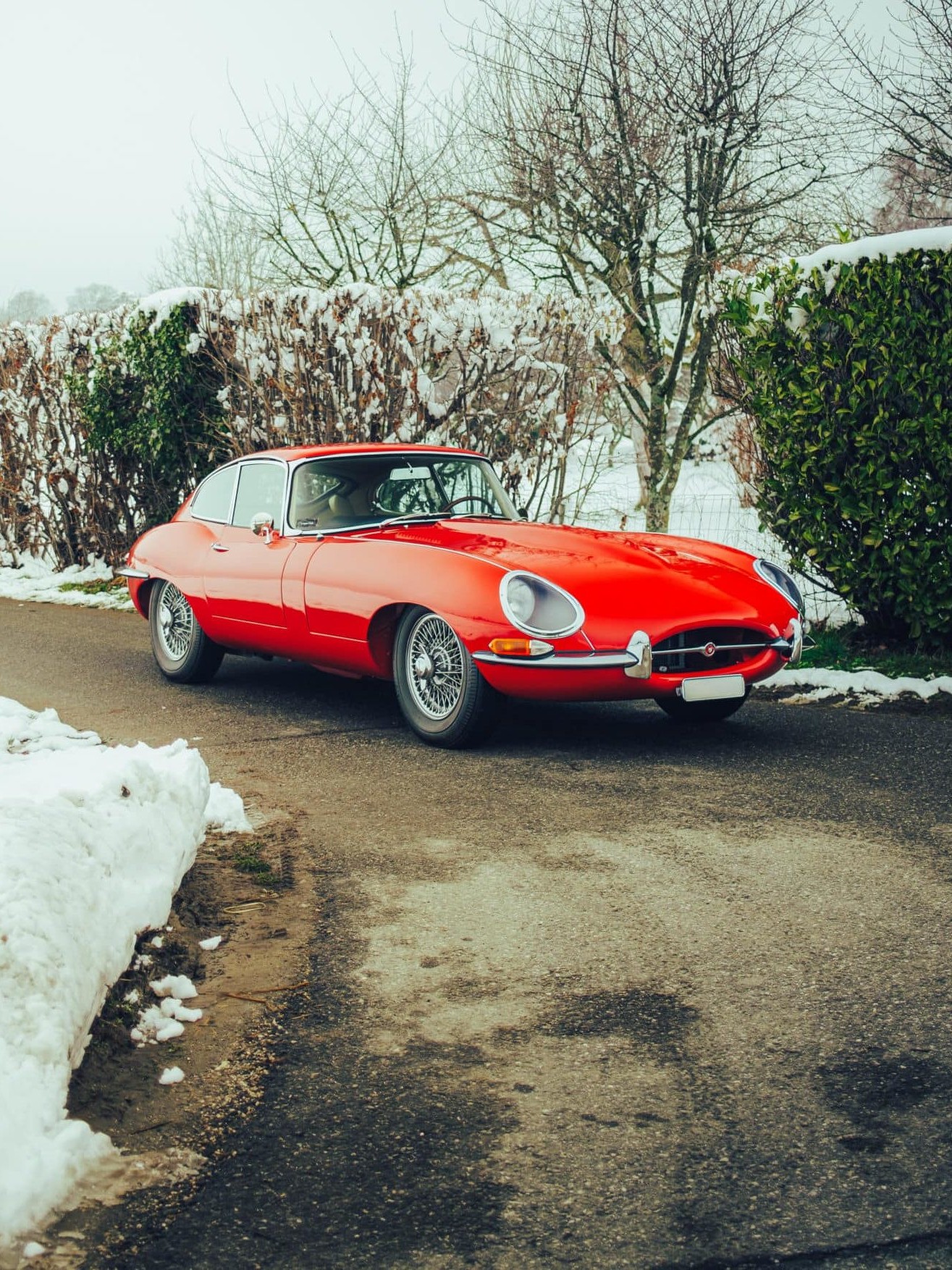 jaguar-e-type-s1-1967-front-view-classic-car