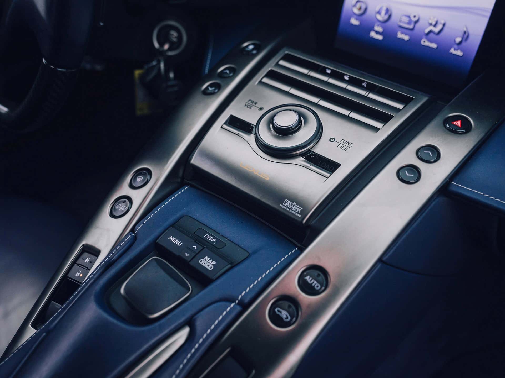 2011 Lexus LFA JTHHX8BH8B1000209 24