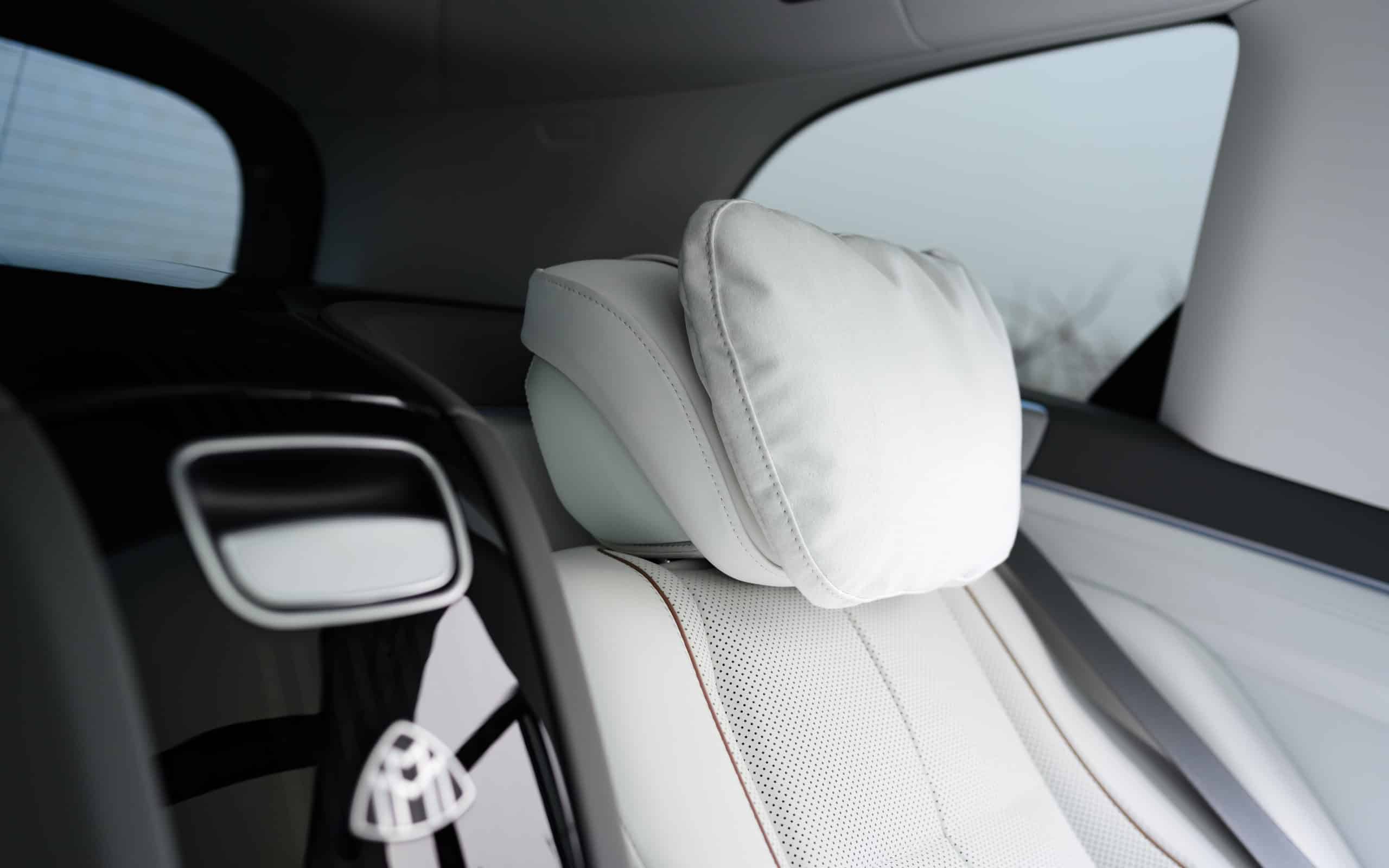 2022 Mercedes Maybach GLS 600 W1N1679871A675893 - 105 sur 210 36 2022 Mercedes Maybach GLS 600 W1N1679871A675893 105 sur 210 scaled