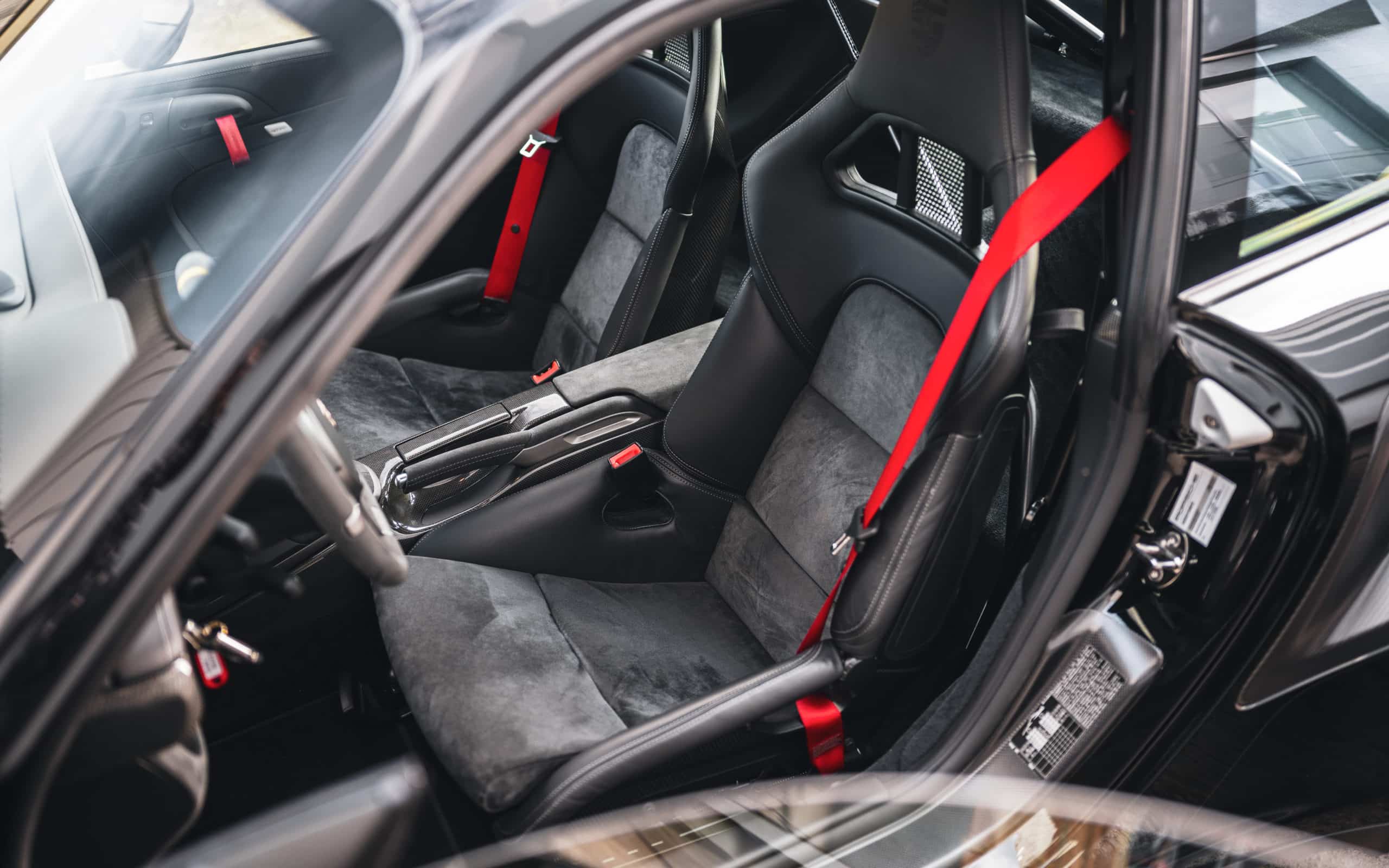 2011 Porsche 911 GT2 RS 997 WP0ZZZ99ZBS776203 32 sur 187 scaled